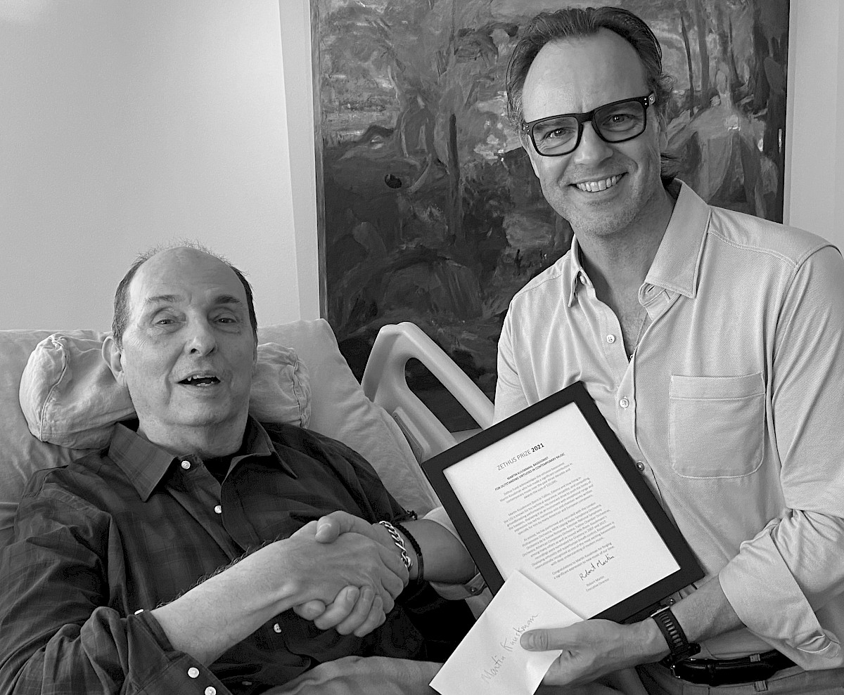 Robert Martin presenting Martin Kuuskman with the 2021 Zethus Prize.